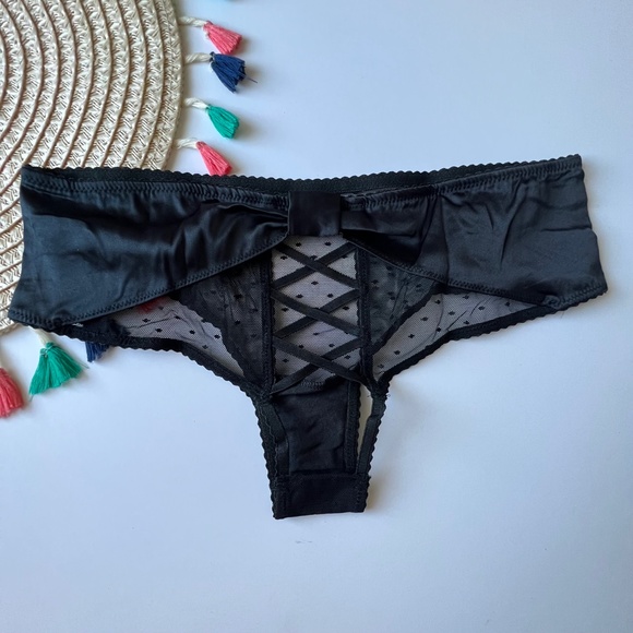 Victoria's Secret Very Sexy Back Cut-Out Cheeky Panty Black Small NEW - Picture 5 of 7